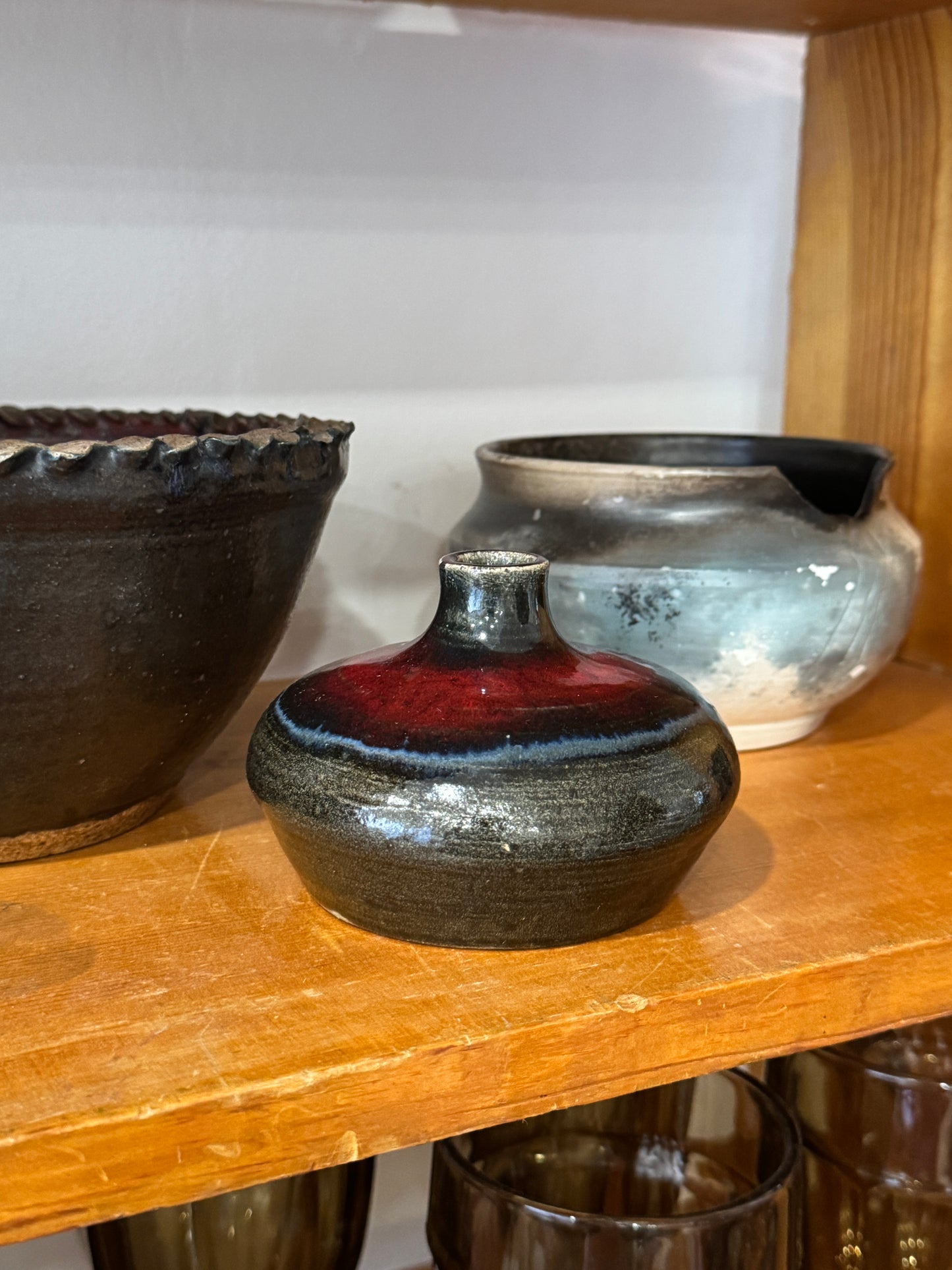 Pomegranate Glazed Tapered Mouth Ceramic Budvase