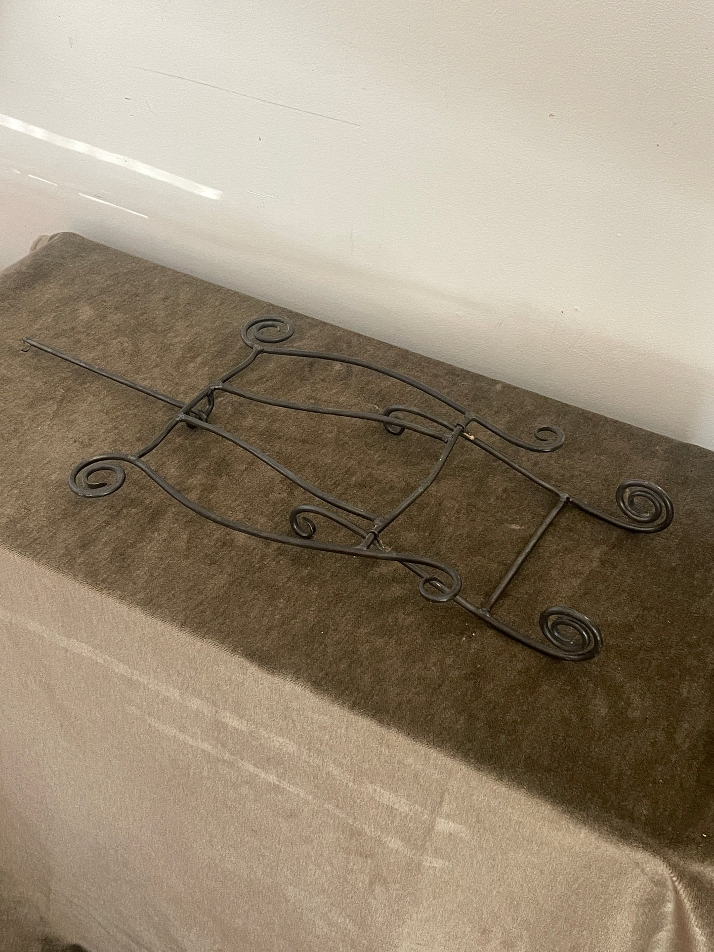 Welded Swirly Metal Easel, Book Display