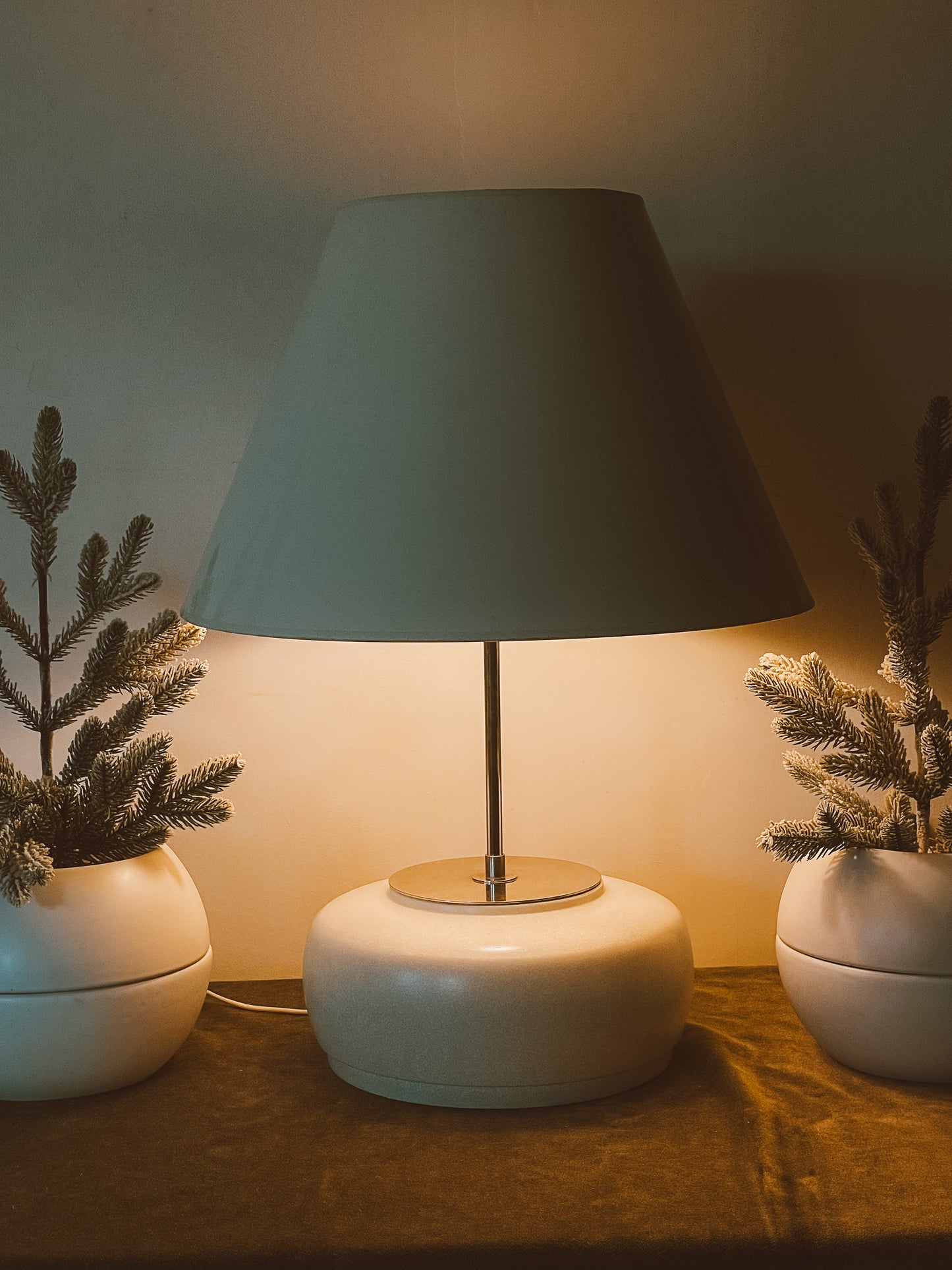 Thomas O’brien Vintage Modern Collection White Speckled Grey Ceramic Pebble Lamp