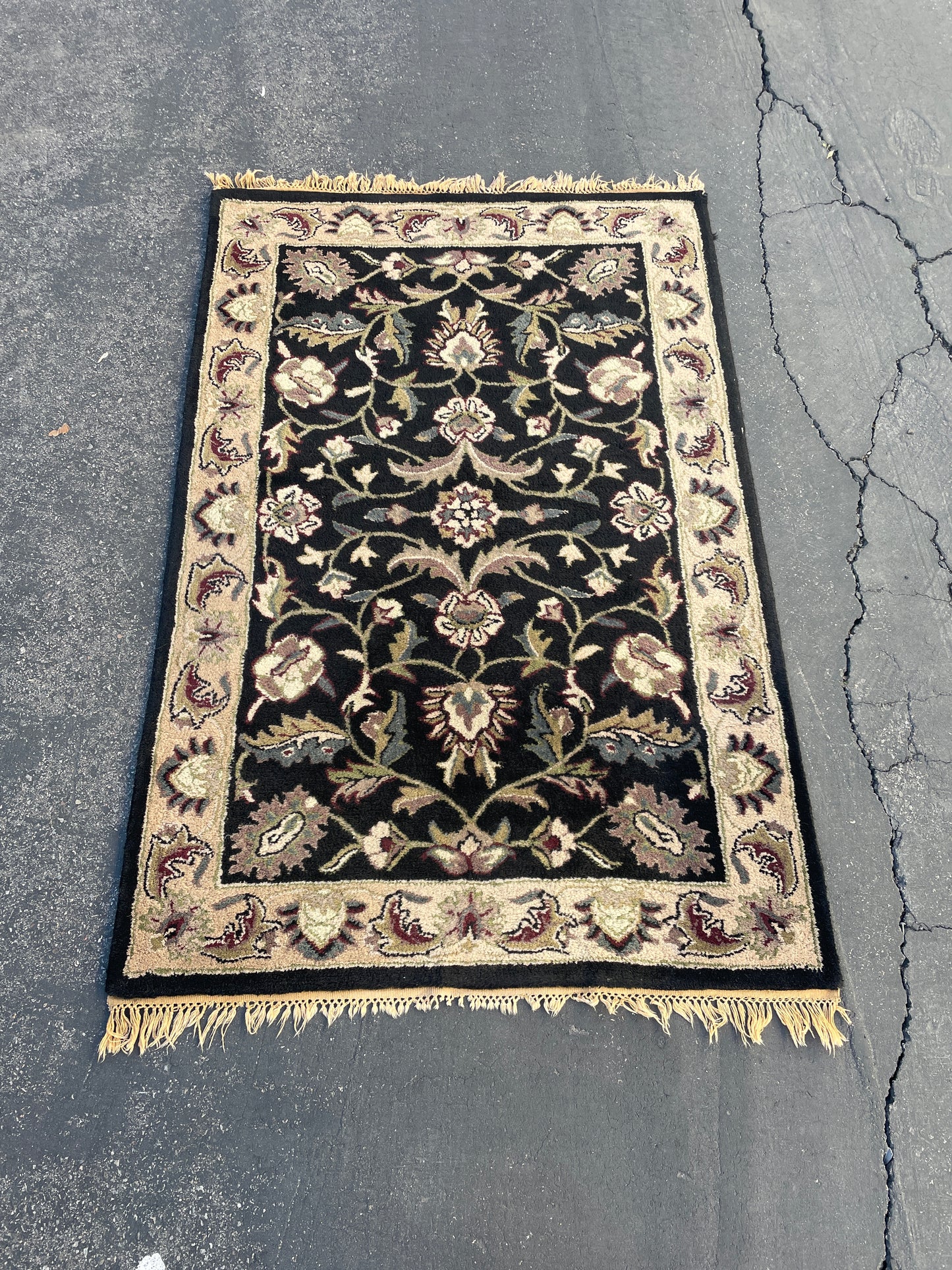 Handmade in India, “Blade Black” Floral Wool Area Rug 3ftx5ft 3.5 in