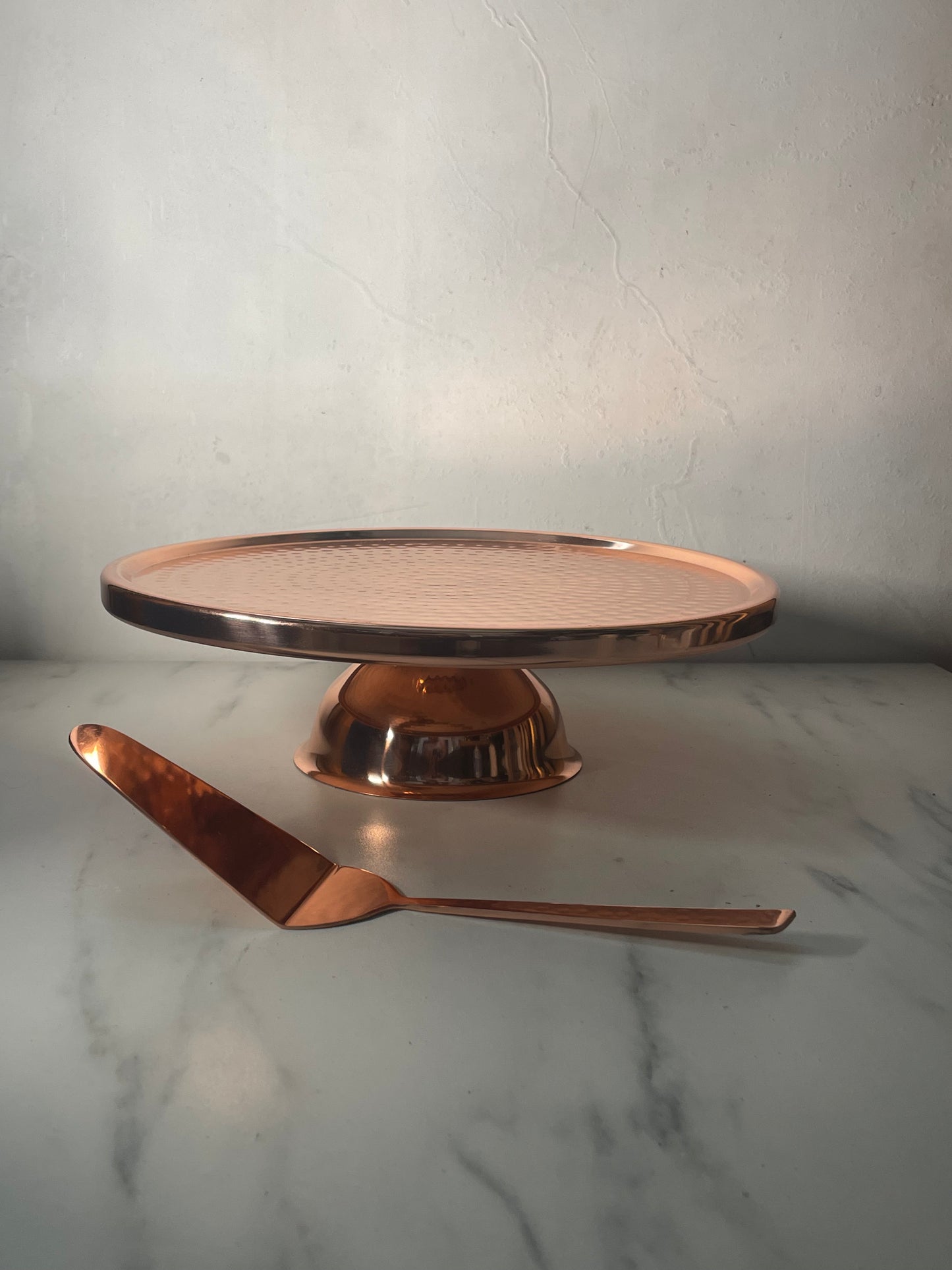 Godinger Hammered Copper Footed Cake Stand with Server