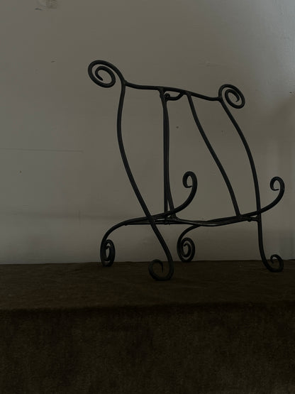 Welded Swirly Metal Easel, Book Display