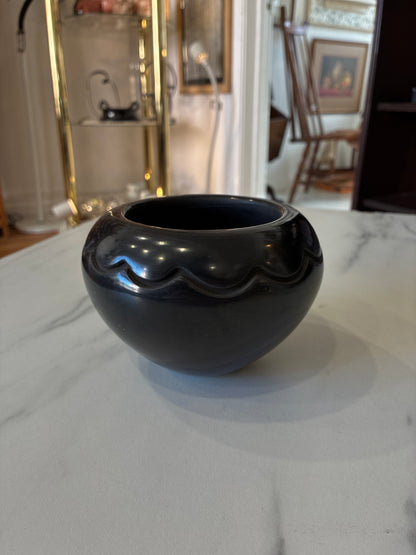 1980s Fine Art Tricia Velarde Pueblo Avanyu Scallop Design Blackware Pottery - signed