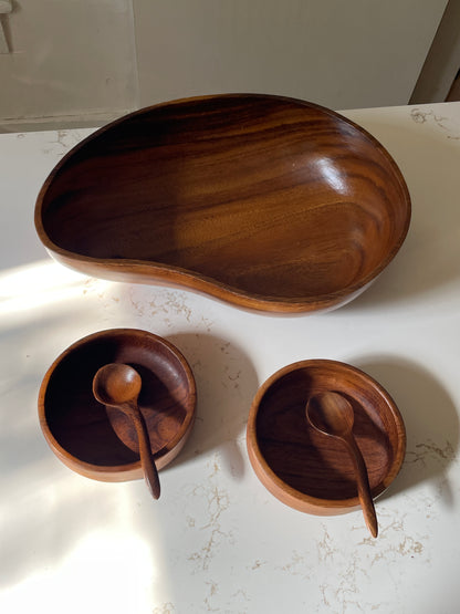 Kidney Bean Salad Bowl with 2 Vintage Winsome Bowls and serving spoons