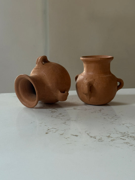Tri Handle Terracotta Handmade Sculpted Pot by León Artesanias