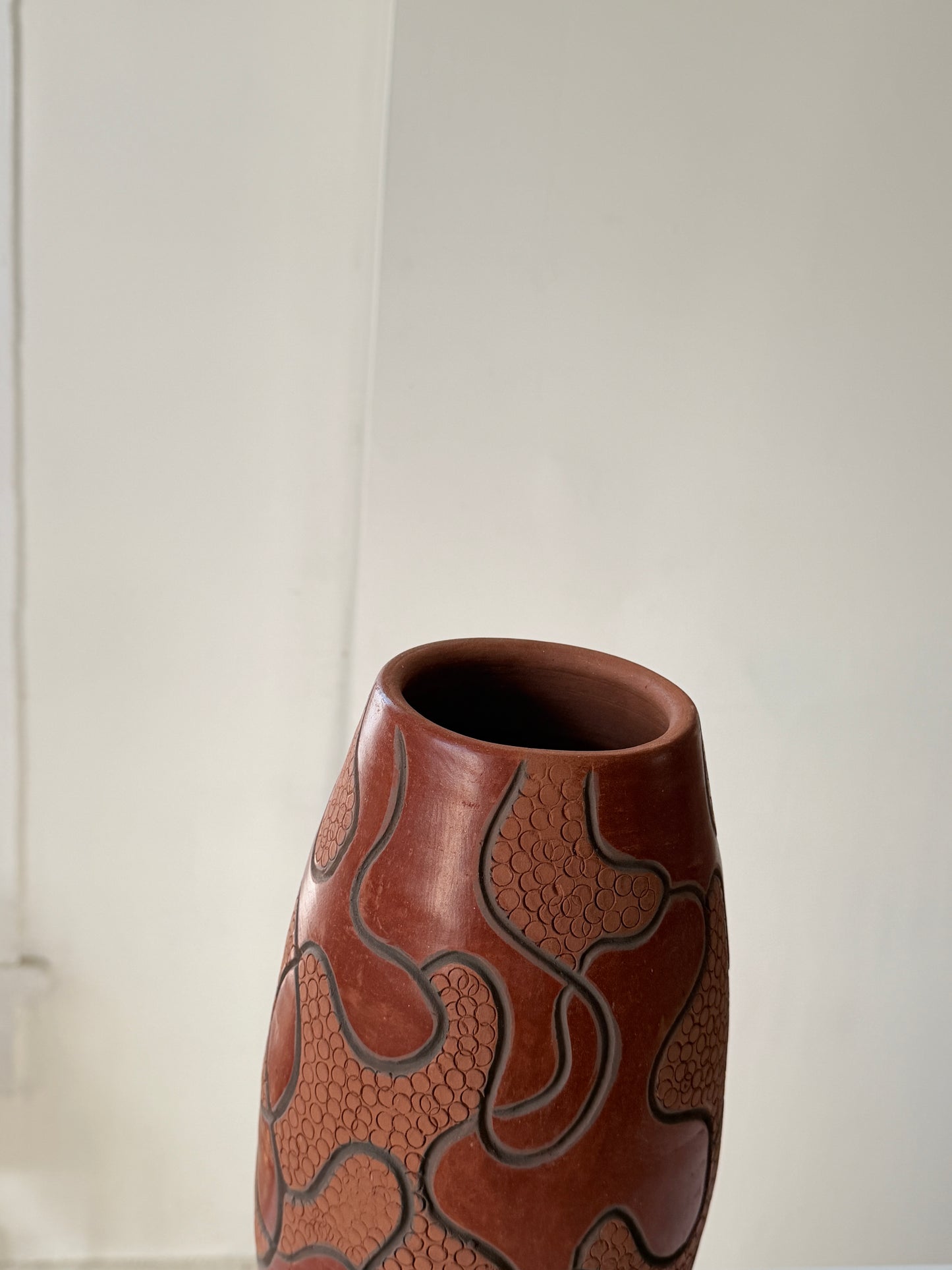 Handcrafted Terracotta Dual Textured Puzzled Plains Vase