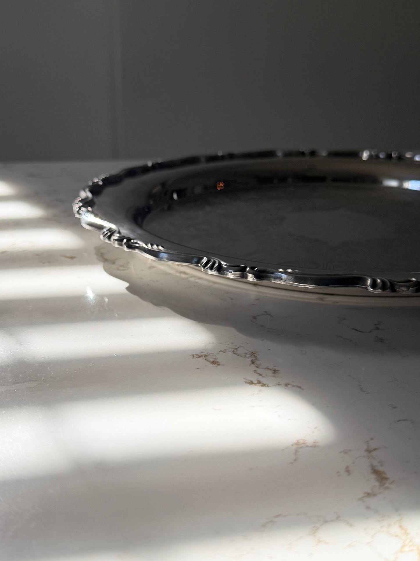 Silversmith Silver Plated Round Serving Tray by W.M.A. Rogers For Oneida Ltd.