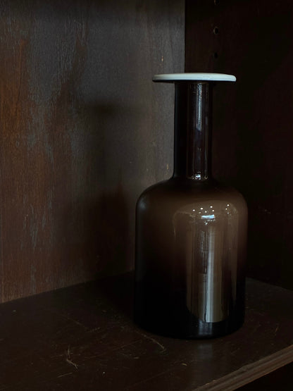 1960 Otto Brauer for Holmegaard, Denmark “Gulrrase”Brown and White Casing