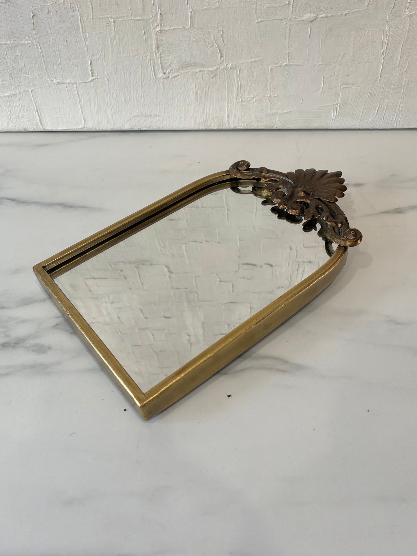Arendahl Kate & Laurel Ornate Golden Tabletop Arch Mirror