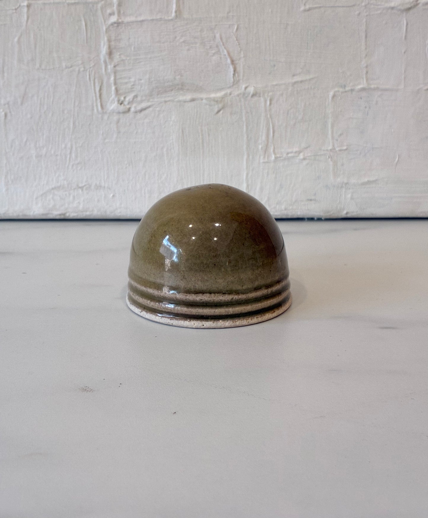 Uhlie Green Round Ceramic Paperweight