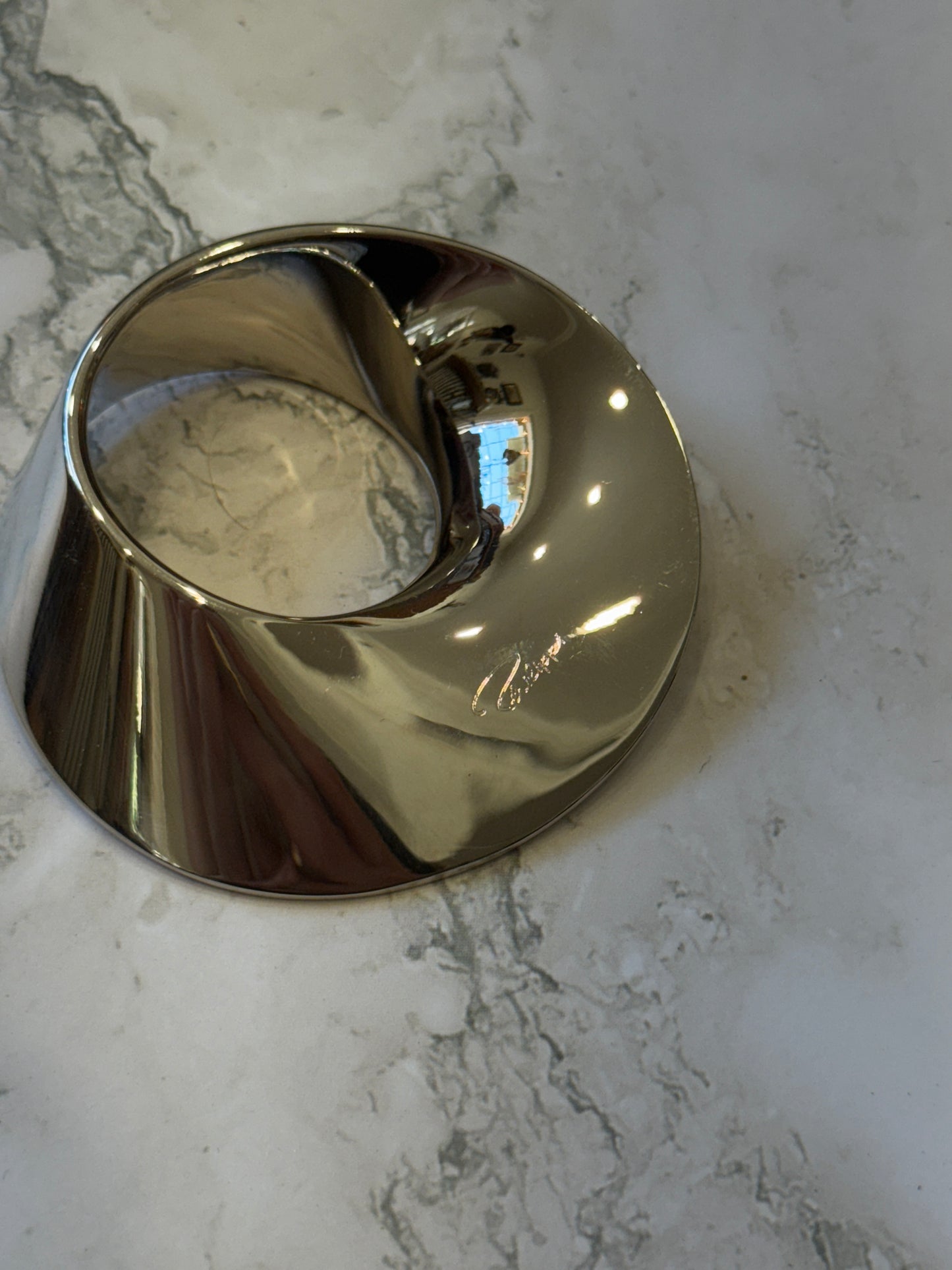 New in box Vintage Phillipi Mirrored Silver "Swirl" Napkin Rings sold as set of 4