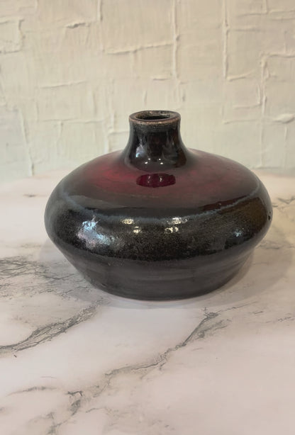 Pomegranate Glazed Tapered Mouth Ceramic Budvase