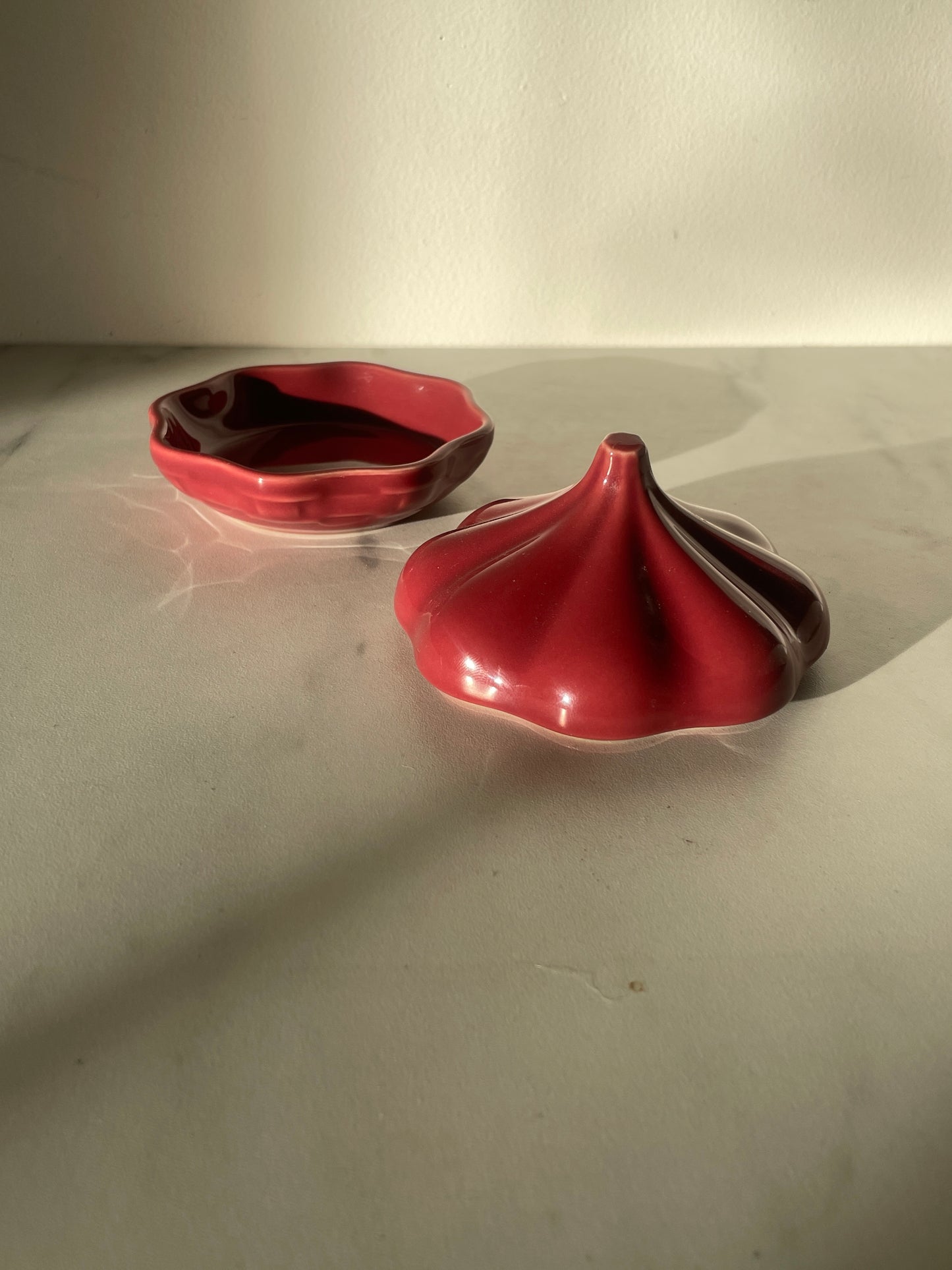 Mauve Garlic Pottery Box